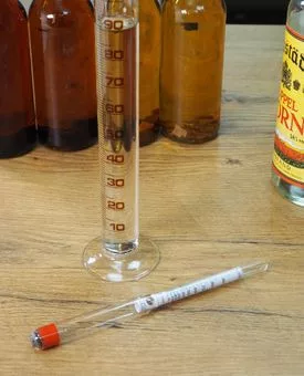 Messzylinder aus Glas, 100 ml – Detailansicht