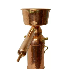 Kupfer-Alquitara-Plus-Destille – Nahaufnahme