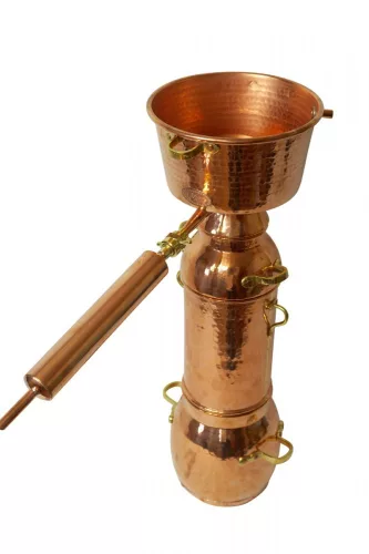 Kupfer-Alquitara-Plus-Destille – Gesamtansicht